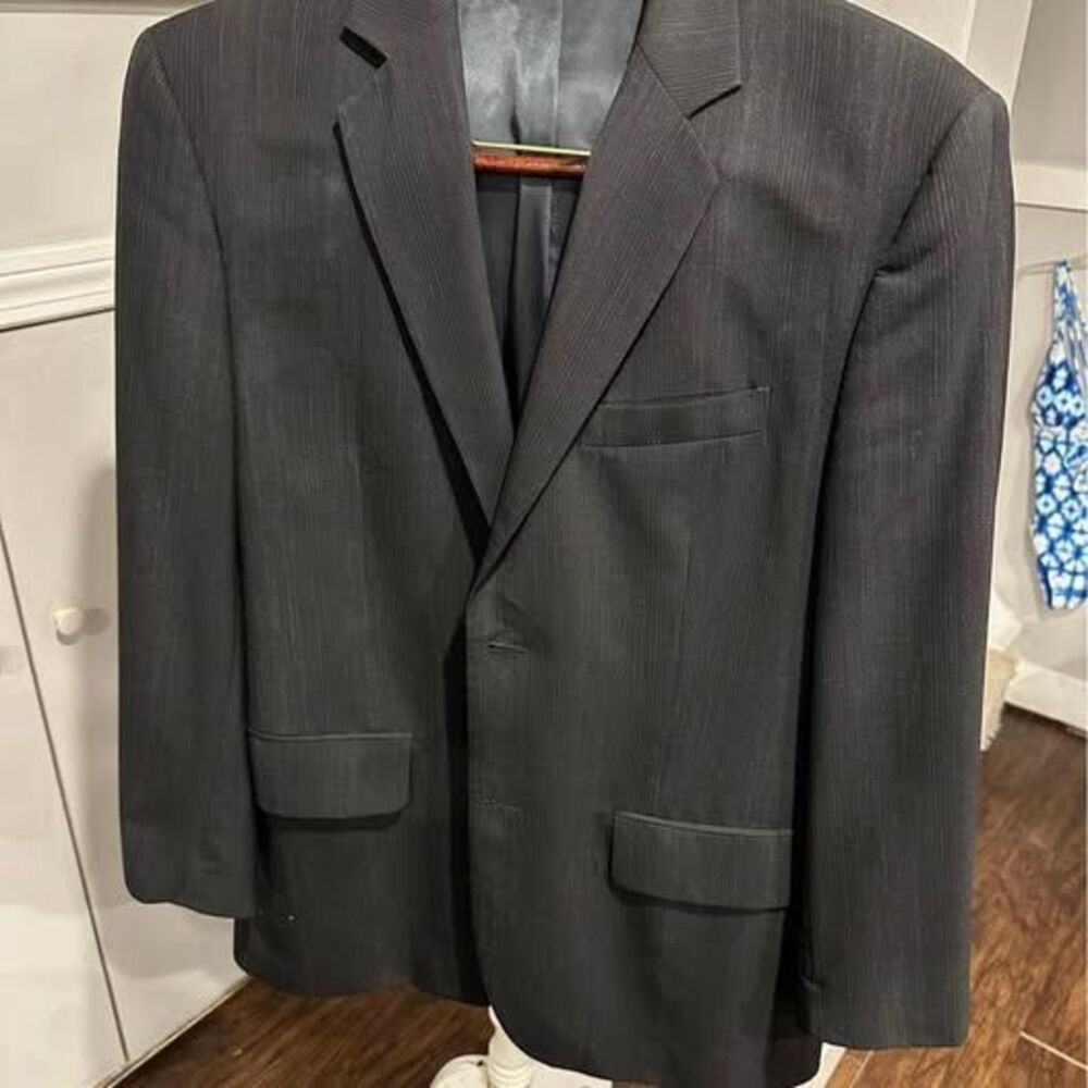 Calvin Klein Men’s Charcoal Gray Pinstripe Suit Jacket Blazer Size Small